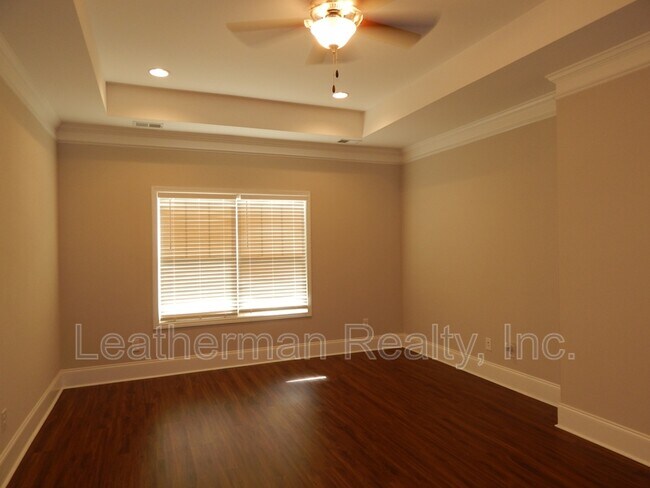 Building Photo - 408 Senate St