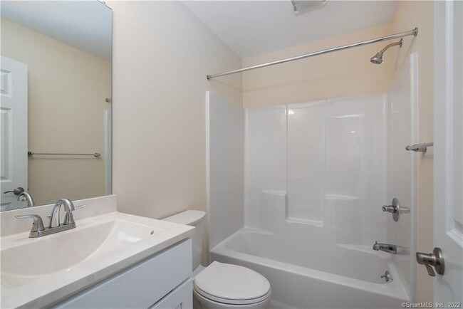 Building Photo - 28 Woodside Dr