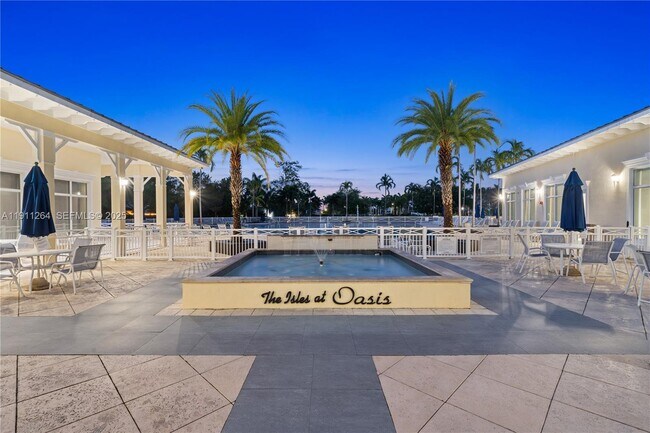 Building Photo - 2741 NE 4th St