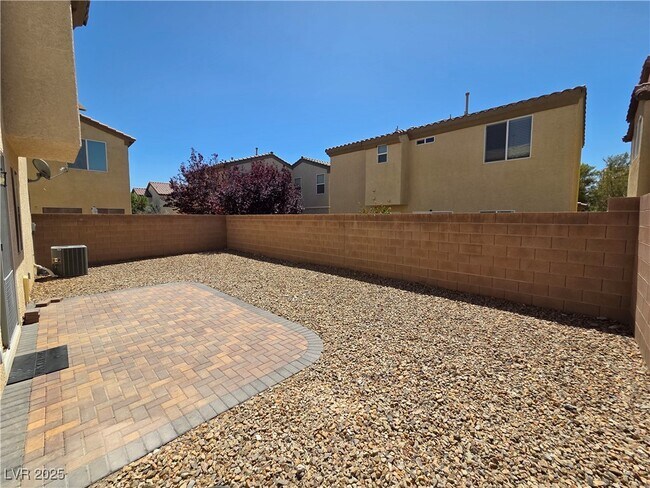 Building Photo - 8521 W Kellman Ave