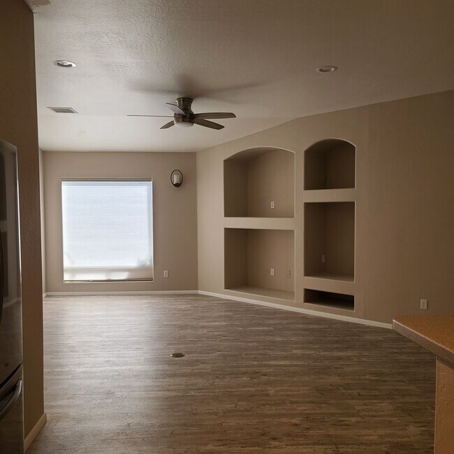 Building Photo - HOUSE -CORNVILLE- VERDE SANTA FE-  AMANTE ...