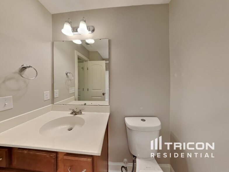 Building Photo - 65 Tanawha Ct