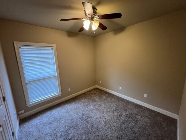 Building Photo - 2568 Middletowne Dr