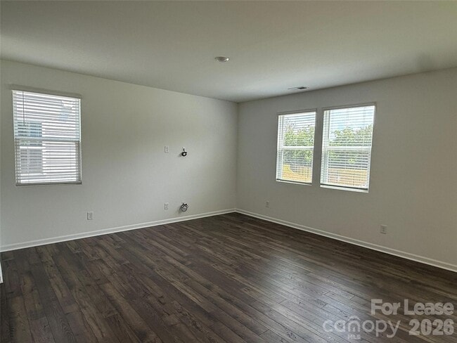 Building Photo - 404 Silver Birch Ct