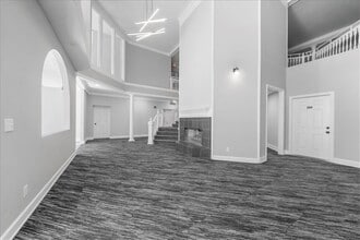 Building Photo - 5399 Northland Dr NE