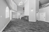 Building Photo - 5399 Northland Dr NE