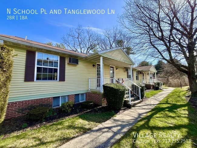Primary Photo - 307 N School Pl