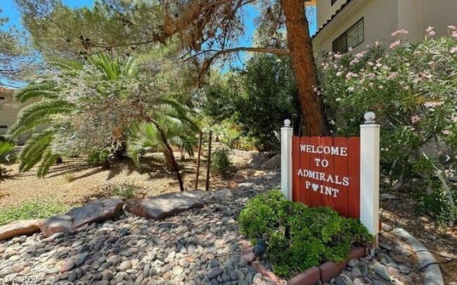 Building Photo - 2605 S Durango Dr