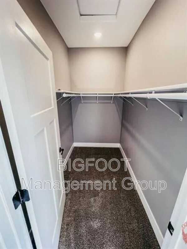 Building Photo - 3995 Lucas Ct