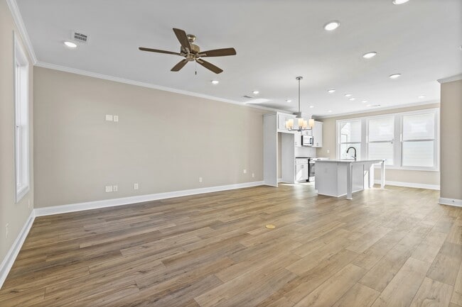 Building Photo - 213 Black Swann Rd