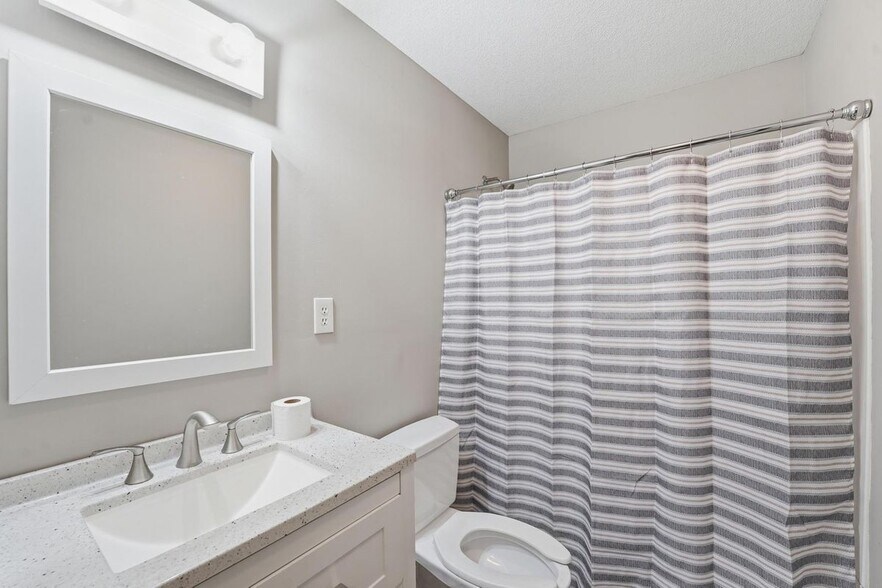 Building Photo - 20103 S State Rte 291