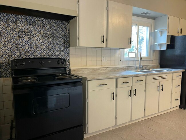 Building Photo - 525 Wayne Ave