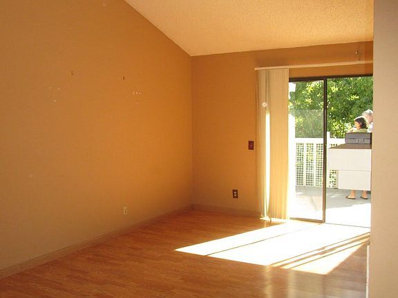 Building Photo - 3580 Birchwood Terrace