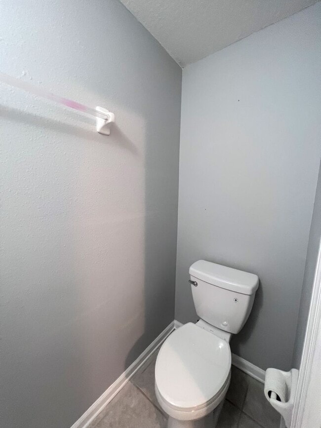 Building Photo - 2/2.5 in Chase Townhomes