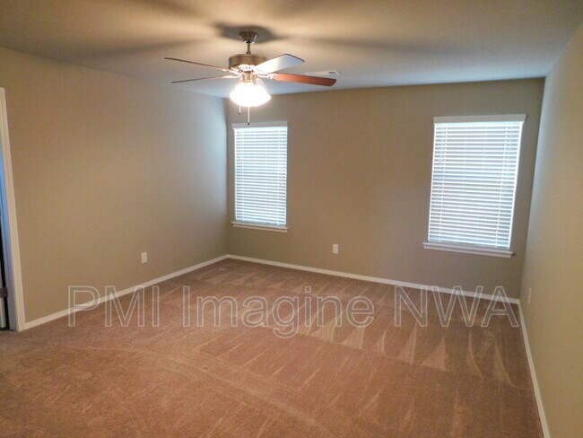 Building Photo - 1142 S Gentle Valley Dr
