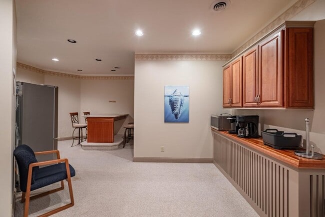 Building Photo - 1613-1617 Chase St