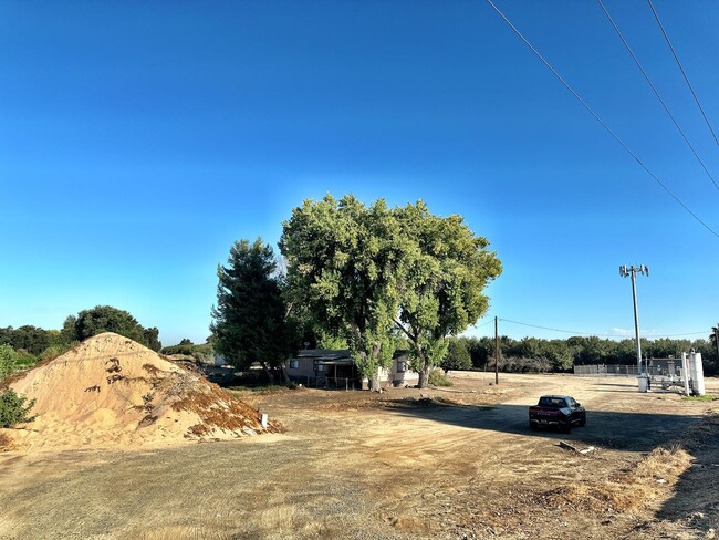 Building Photo - 32221 Rd 108