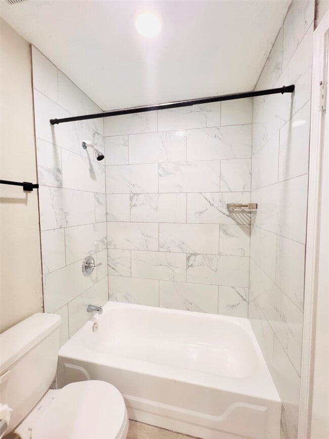 Building Photo - 8815 Brummel Dr