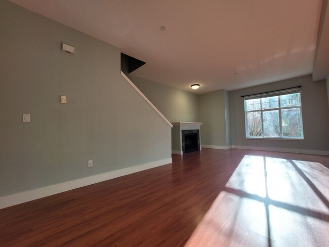 Building Photo - 22653 NE Alder Crest Ln