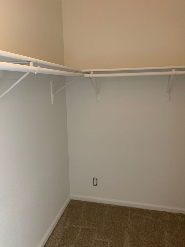 Building Photo - Coming up FOR SALE! Like New Super clean 3/2 West Fresno single story in Central Unified