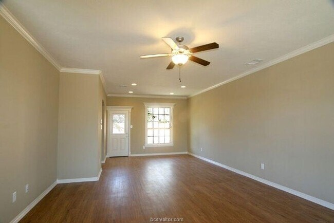 Building Photo - 4103 Whispering Creek Dr