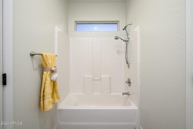 Building Photo - 17618 W Crocus Dr