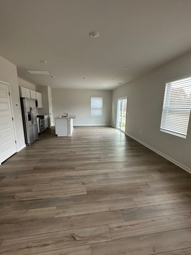 Building Photo - 2252 Robert Gwynne Dr