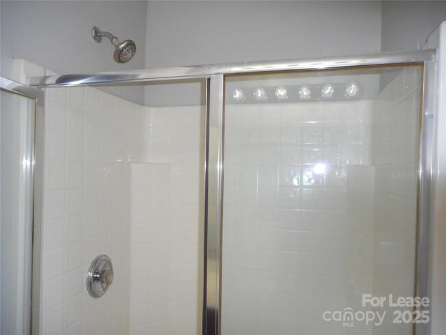 Building Photo - 3804 York Aly