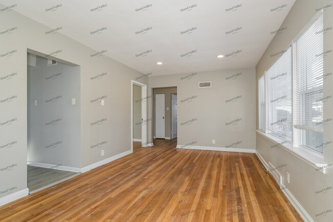 Building Photo - 7020 Rohn Dr