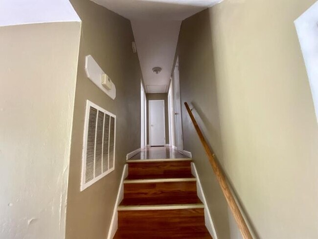Building Photo - 3704 Timbercrest Dr NW