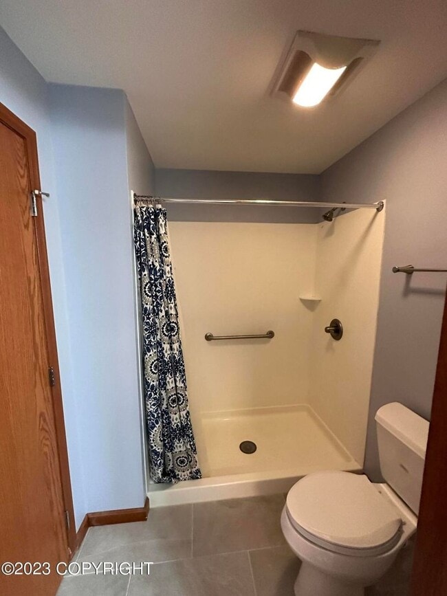 Building Photo - Beautiful park place condo