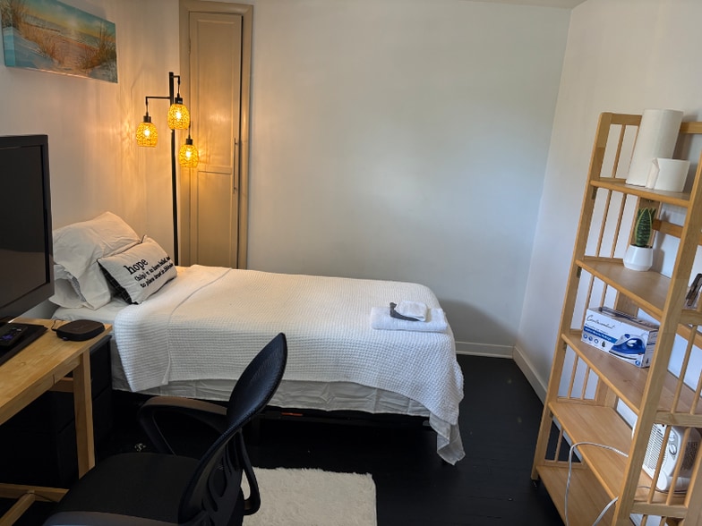 Building Photo - 105 Robert Dr