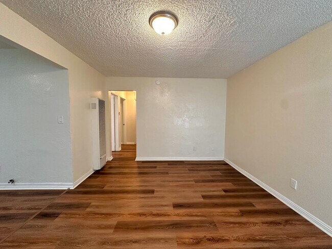 Building Photo - 15Central