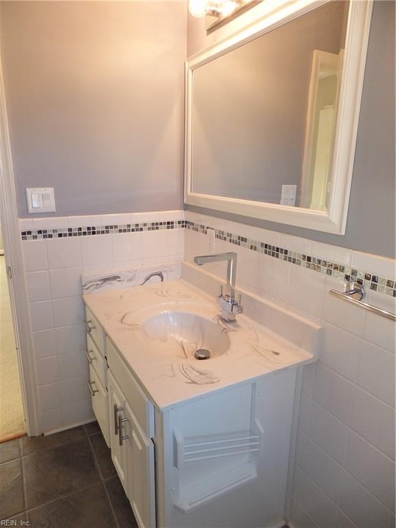 Building Photo - 4420 Clyde St