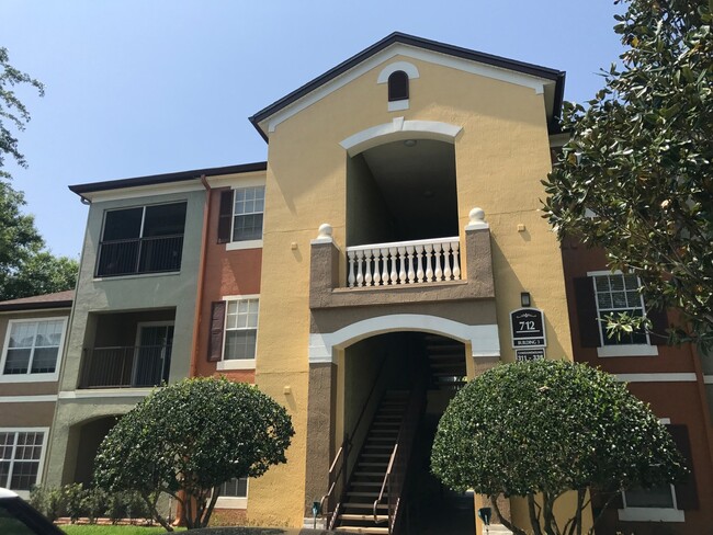 Building Photo - 2/2, 3rd floor condo in Waterford Lakes!