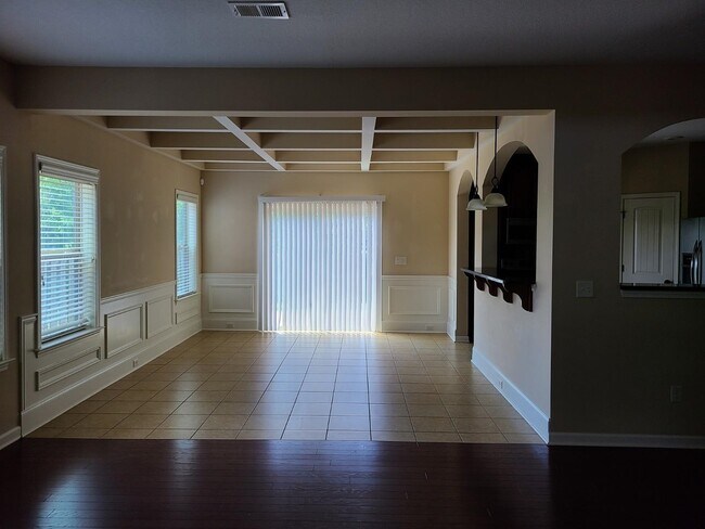 Building Photo - 7327 San Vista Dr