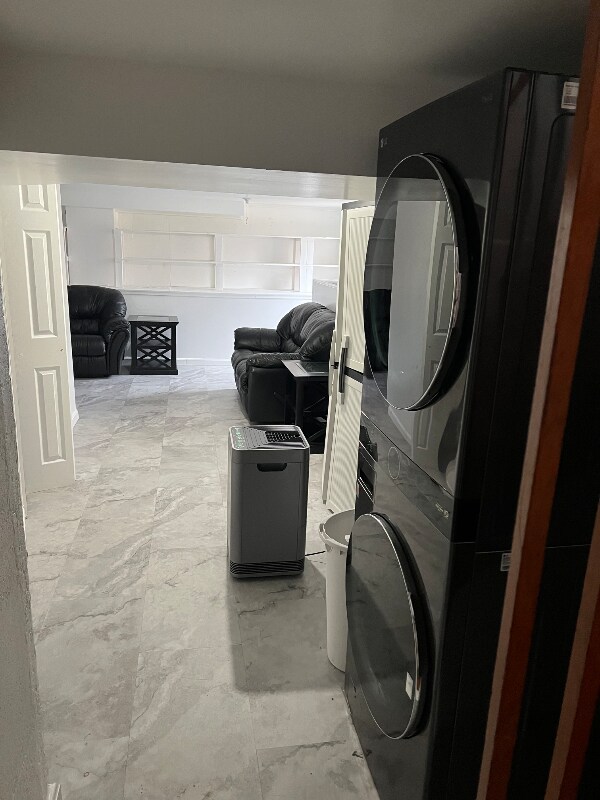 Building Photo - 454 Hanson Ave