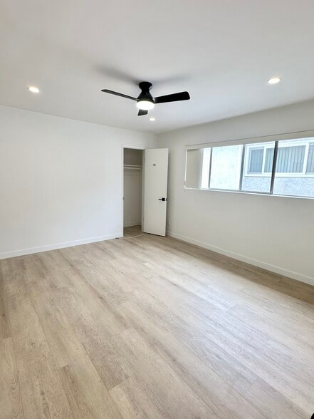 Building Photo - 1638 Granville Ave