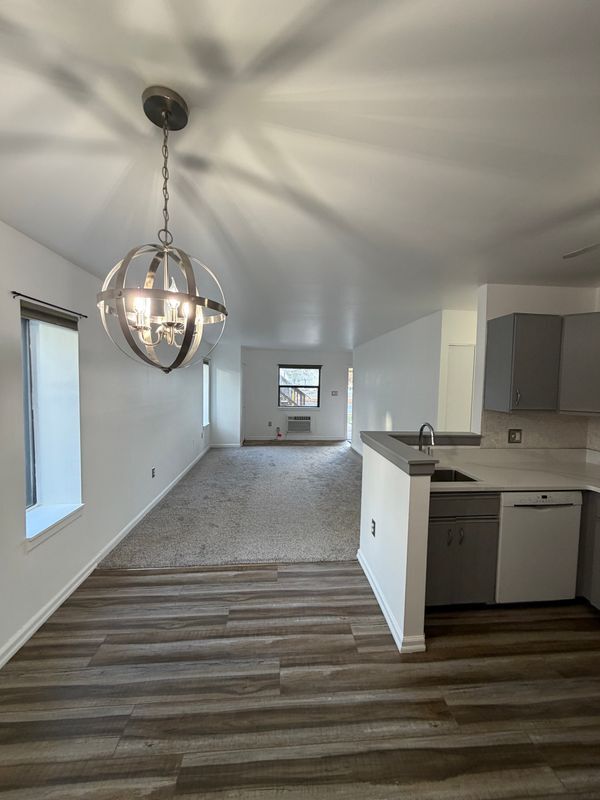 Building Photo - 1334 W Wyomissing Ct