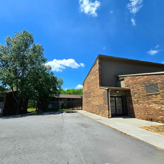 Sunset Rill Leasing Office - Sunset Rill Apartments