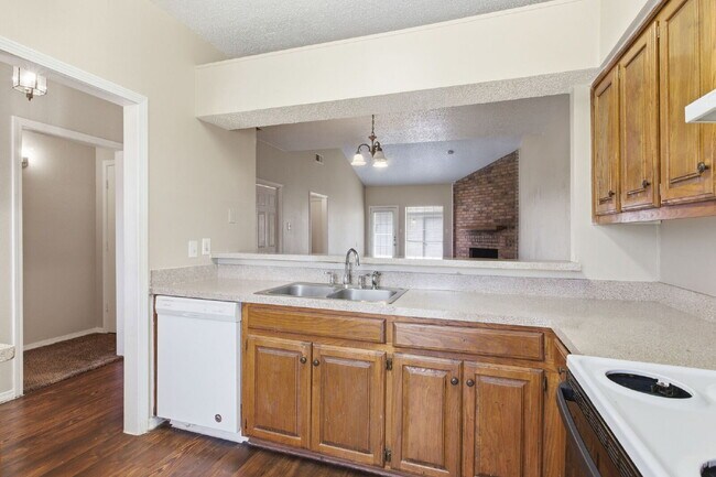 Building Photo - Rowlett Duplex