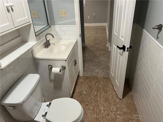 Building Photo - 2716 Riverland Dr