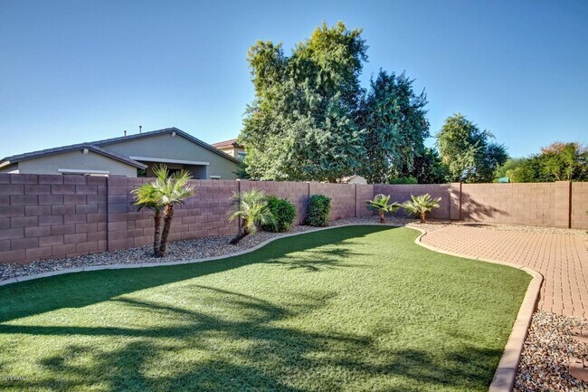 Building Photo - 13505 W Catalina Dr