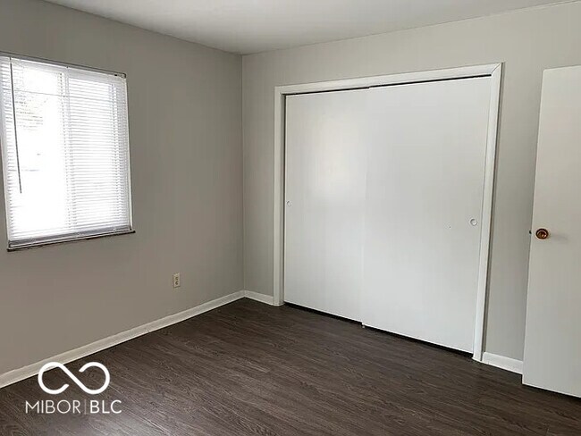 Building Photo - 1272 N Ridgeview Dr