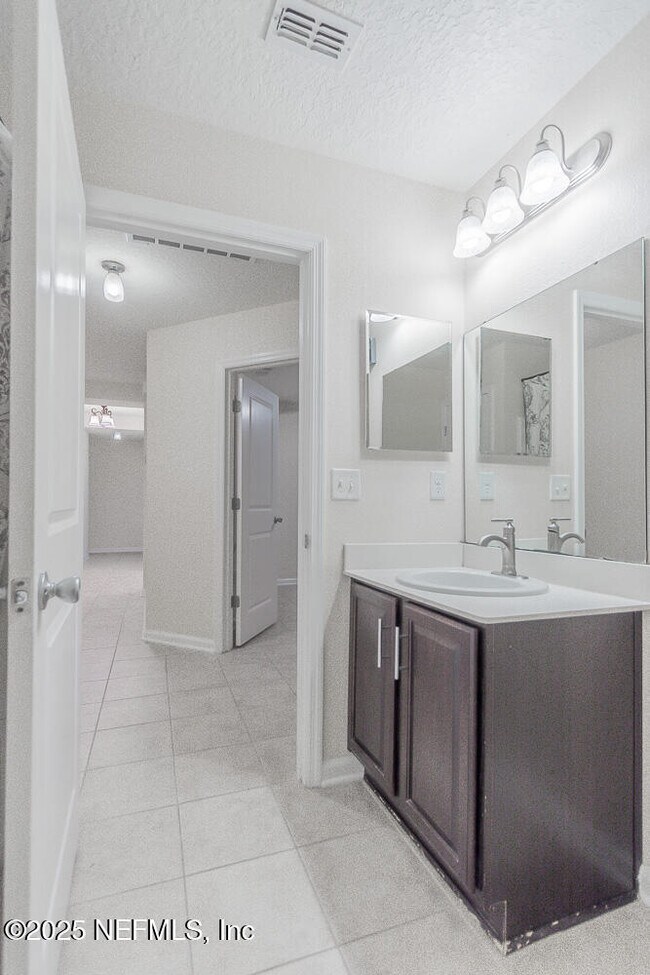 Building Photo - 2143 Chandlers Walk Ln