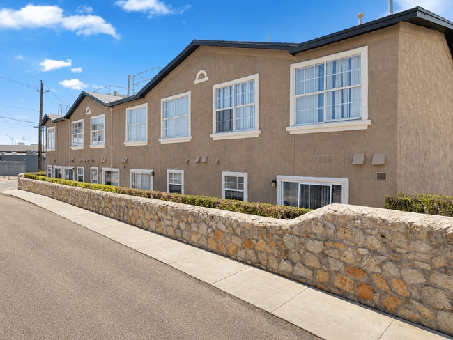 Building Photo - Patriot Hills
