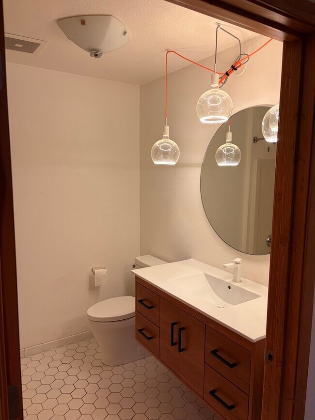 Building Photo - 1125 NW 9th Ave