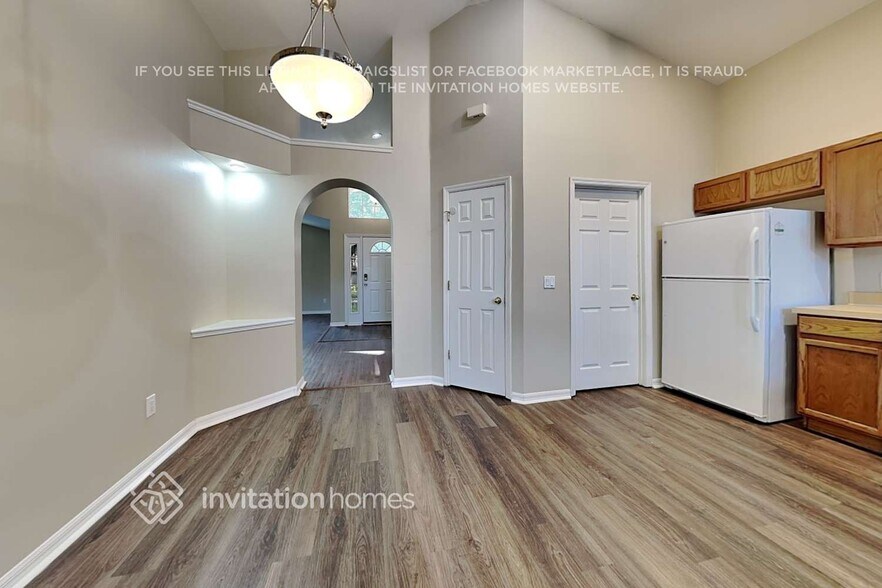 Building Photo - 6805 Waterton Dr