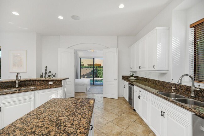 Building Photo - 51200 Calle Paloma