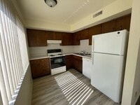 Building Photo - Manor